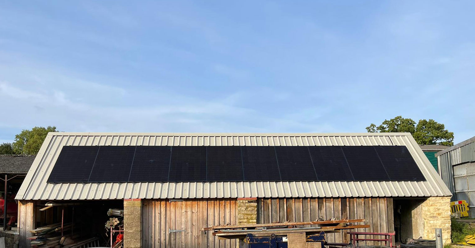 Solar+Panels+Installed+on+a+Barn+Roof+in+Cheltenham